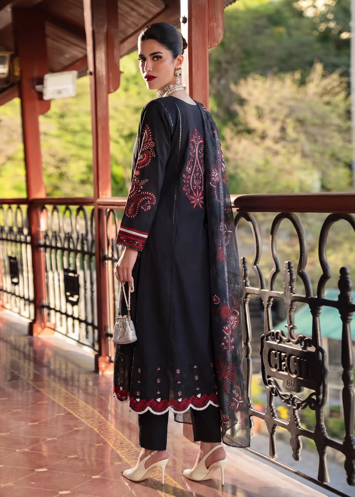 Sahibas by Mirza