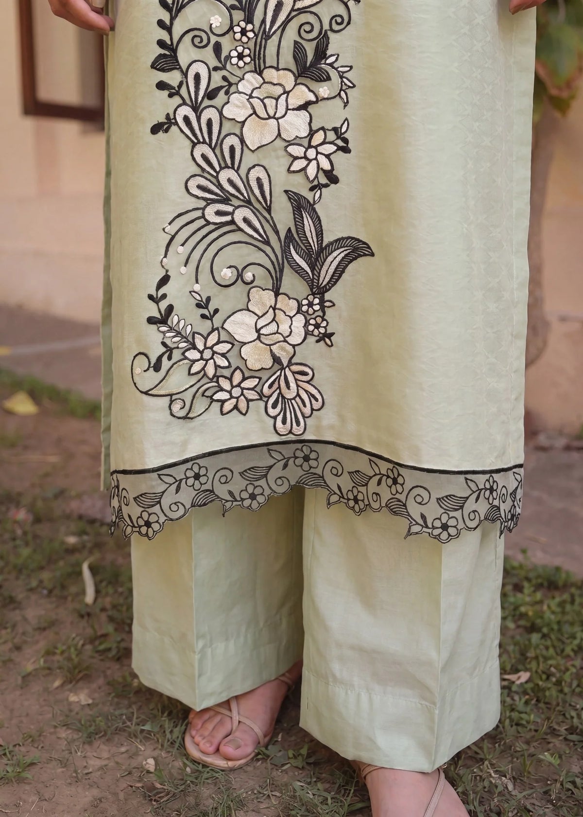 Sahibas by Mirza
