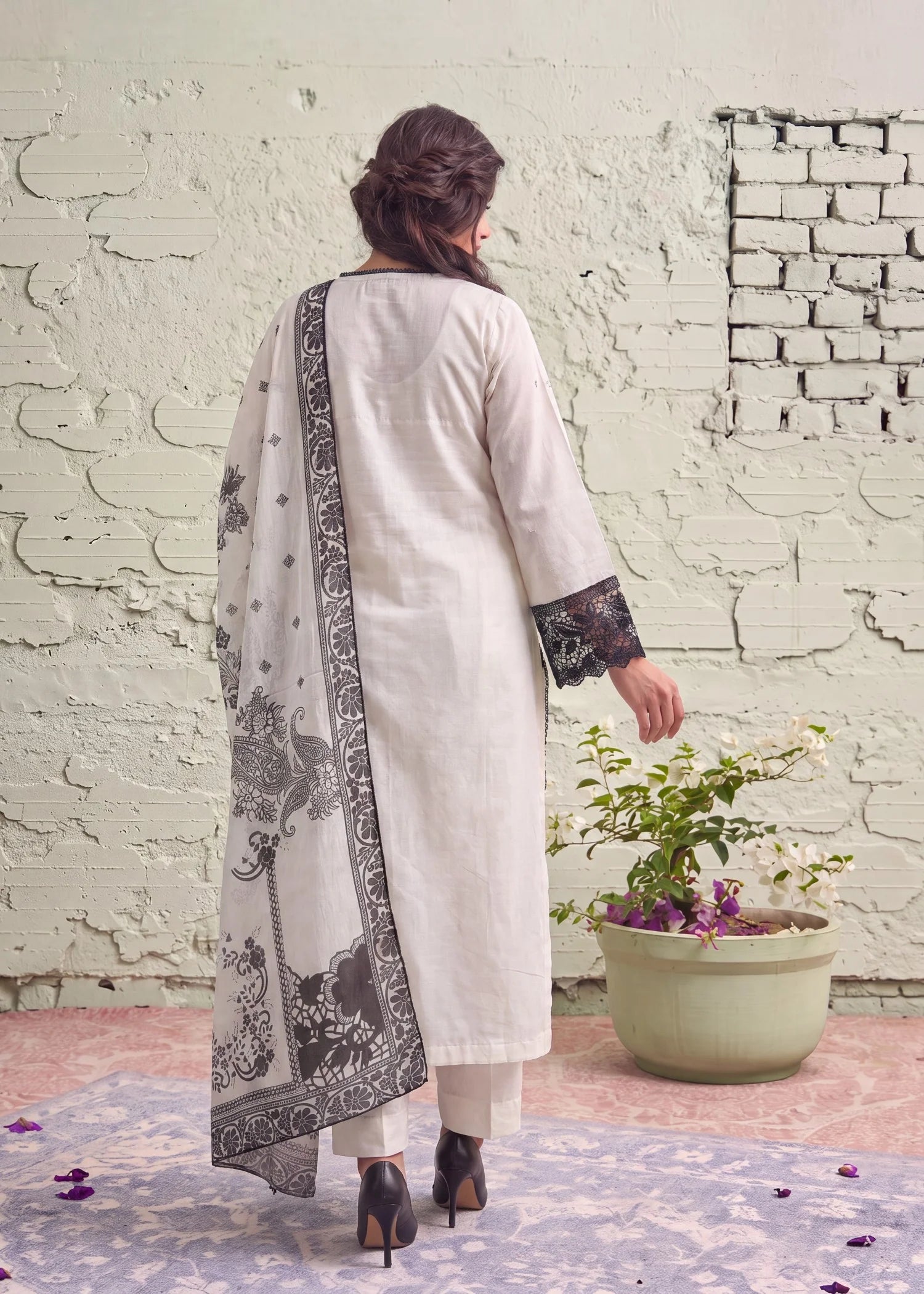 Sahibas by Mirza