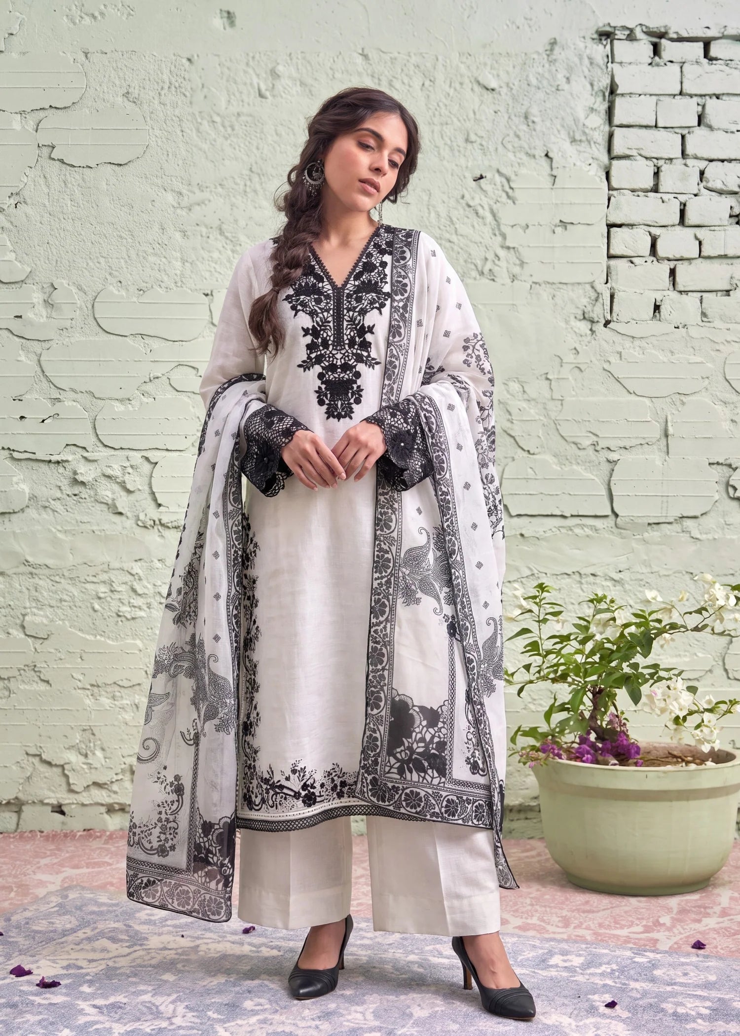 Sahibas by Mirza
