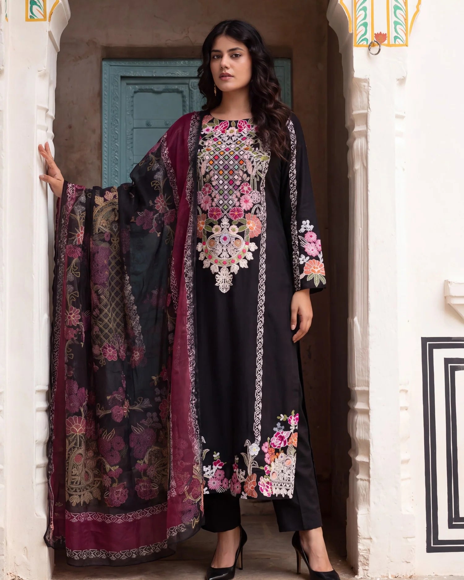 Sahibas by Mirza