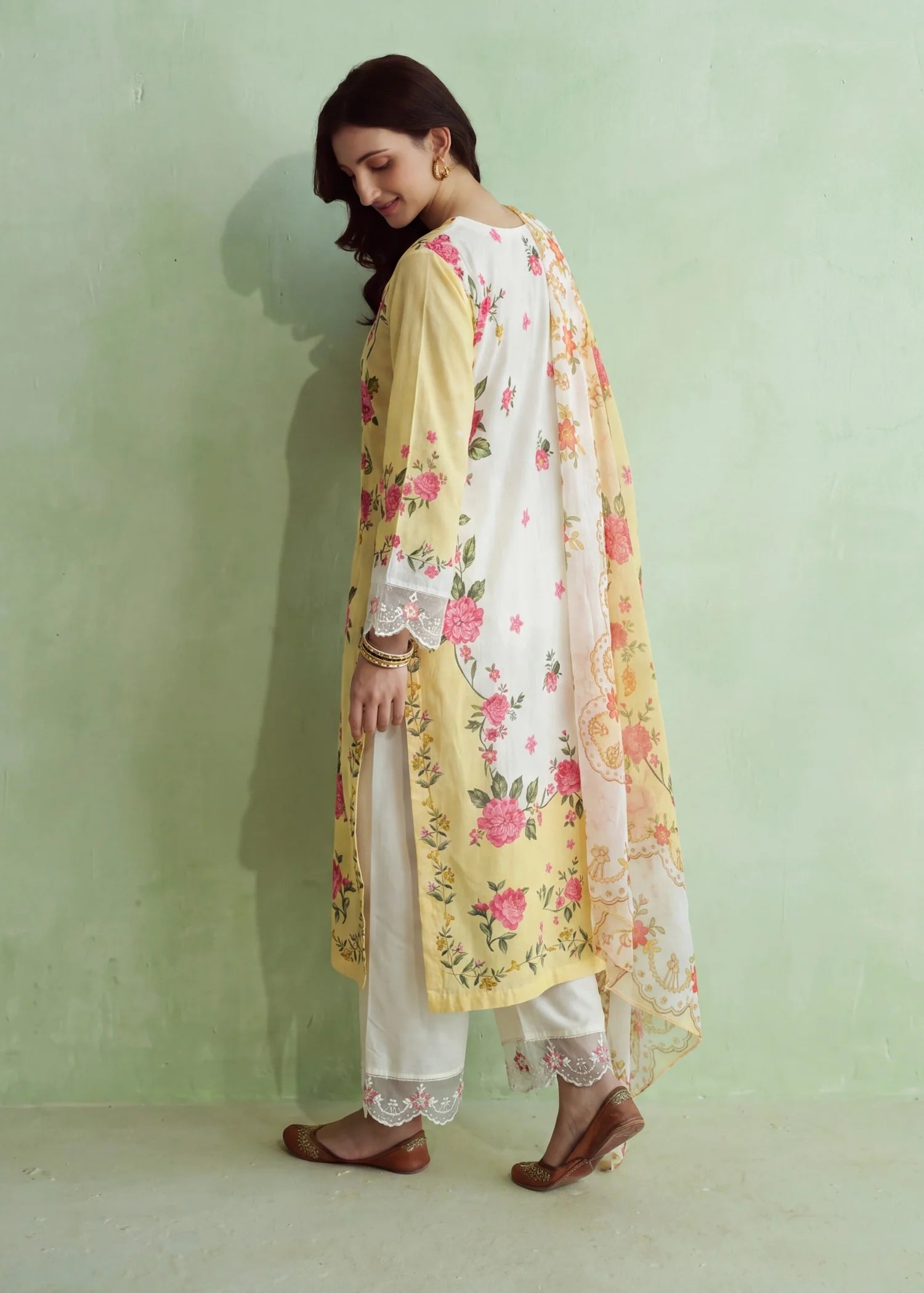 Sahibas by Mirza