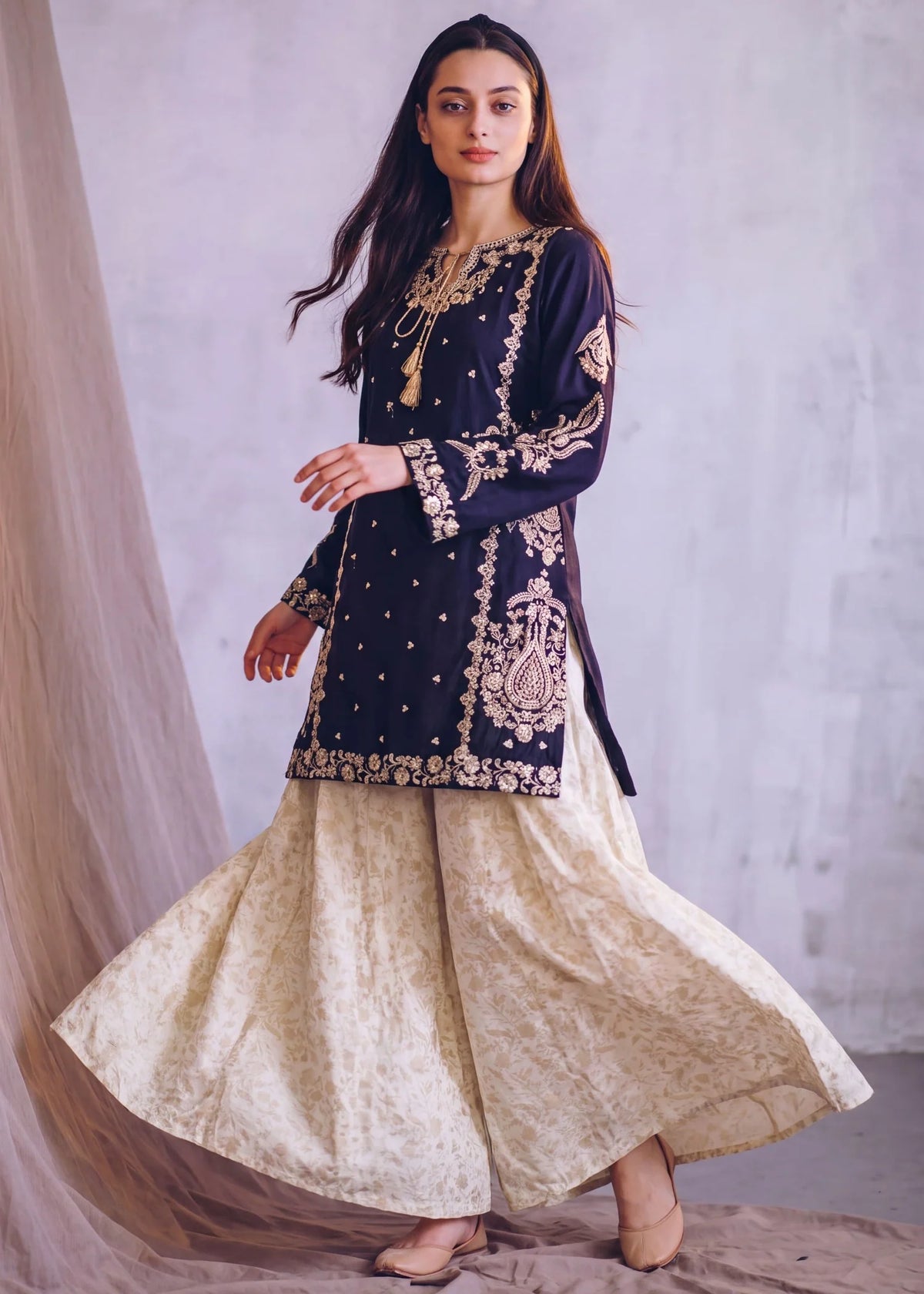 Sahibas by Mirza