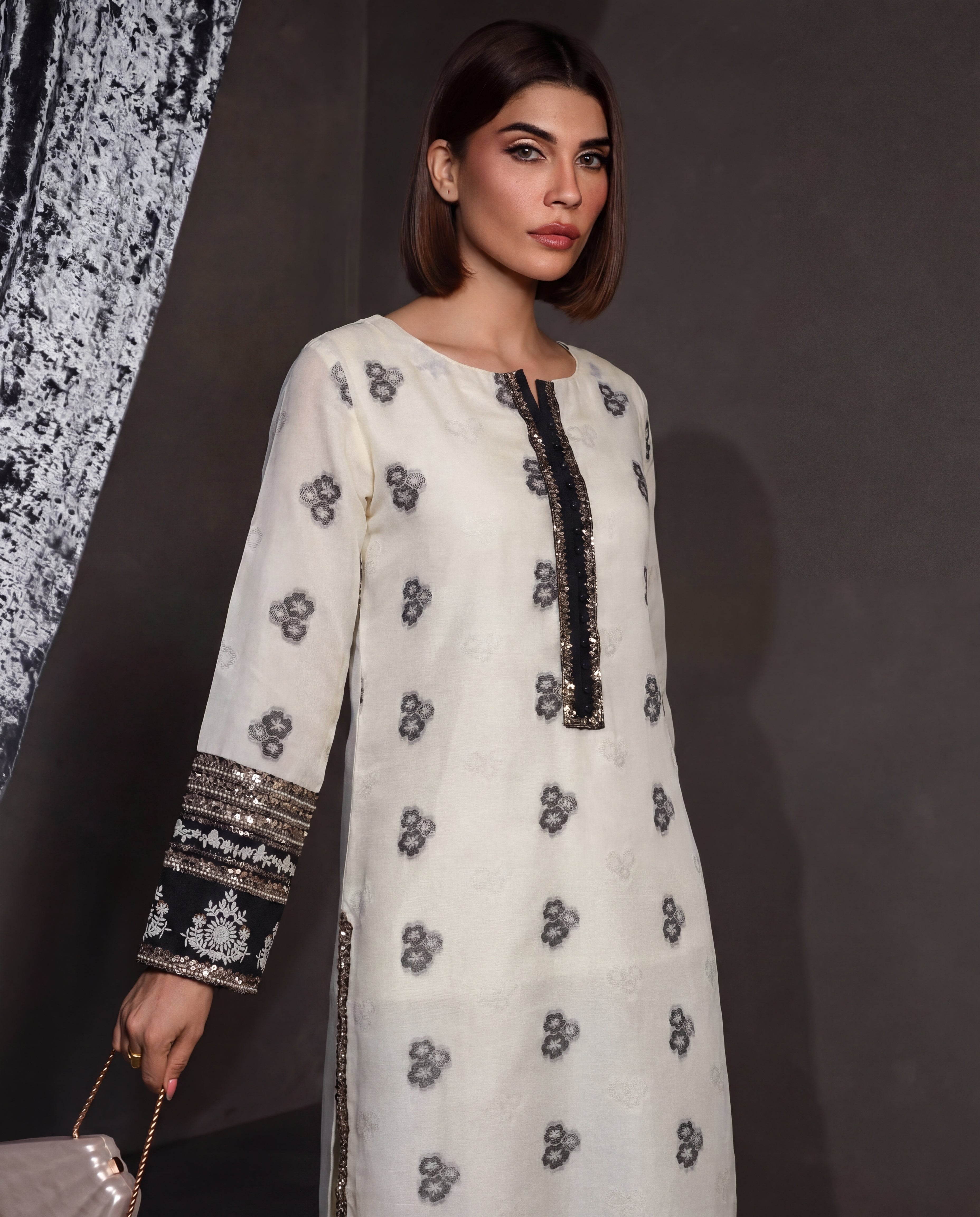 Sahibas by Mirza