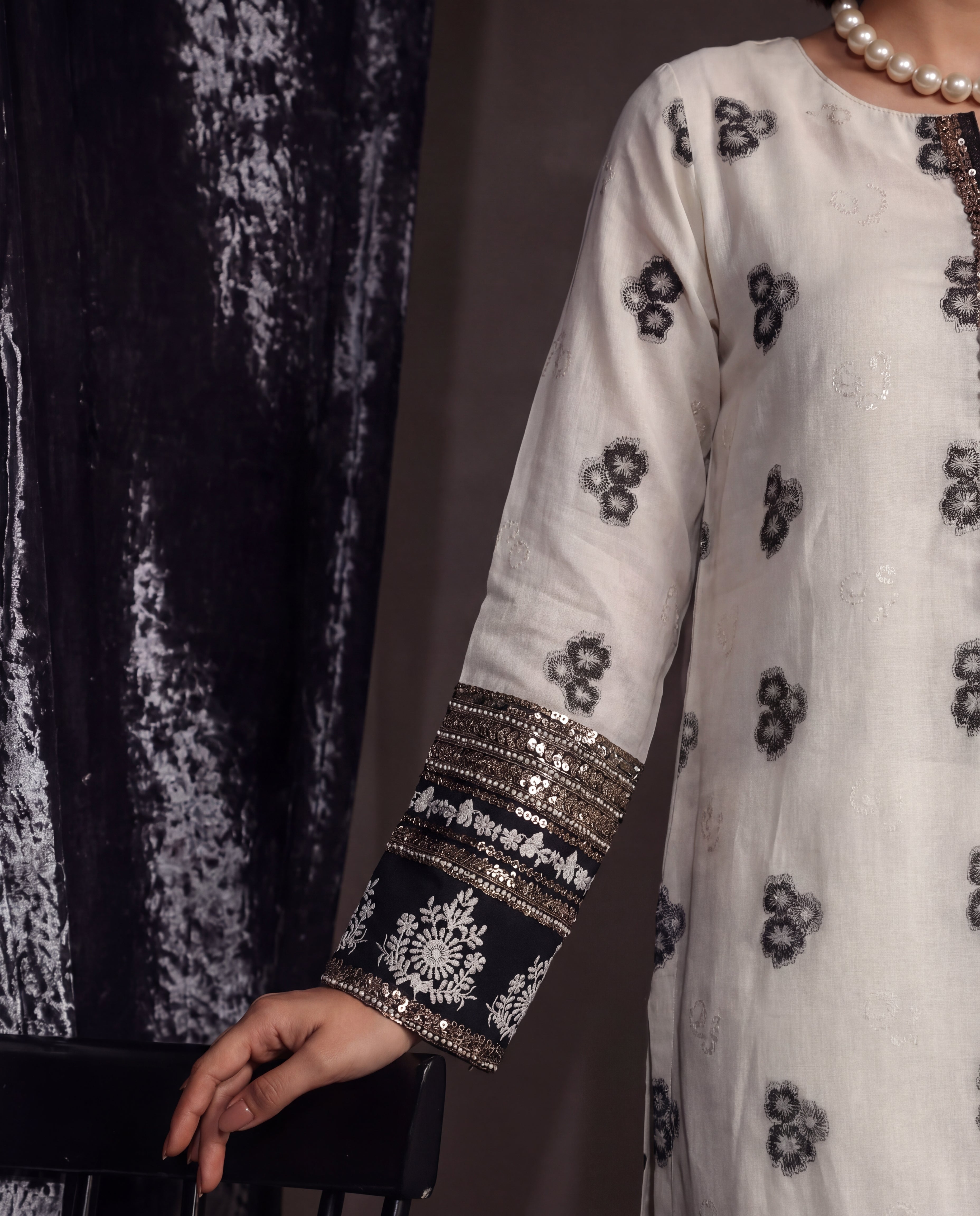 Sahibas by Mirza