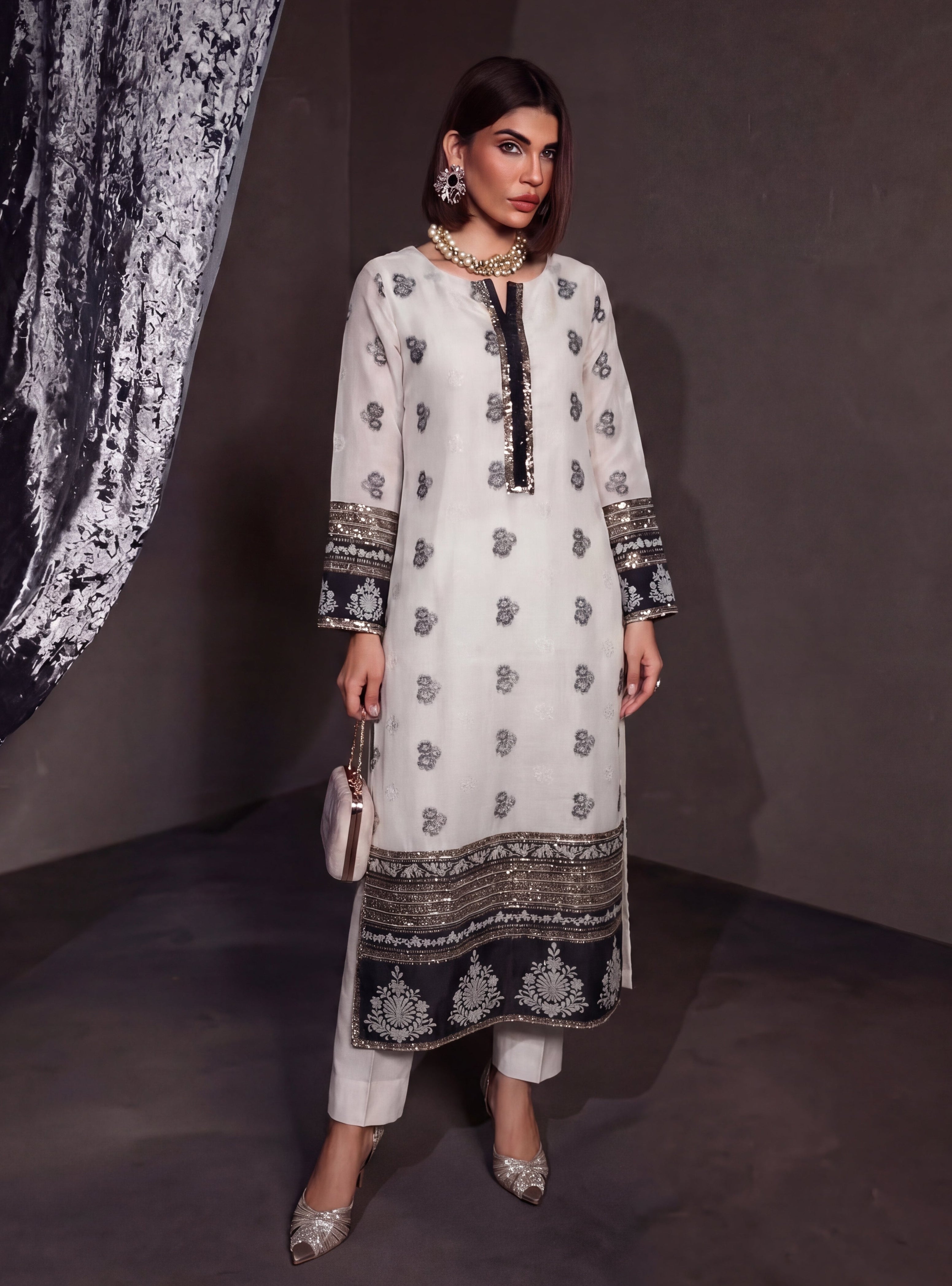 Sahibas by Mirza