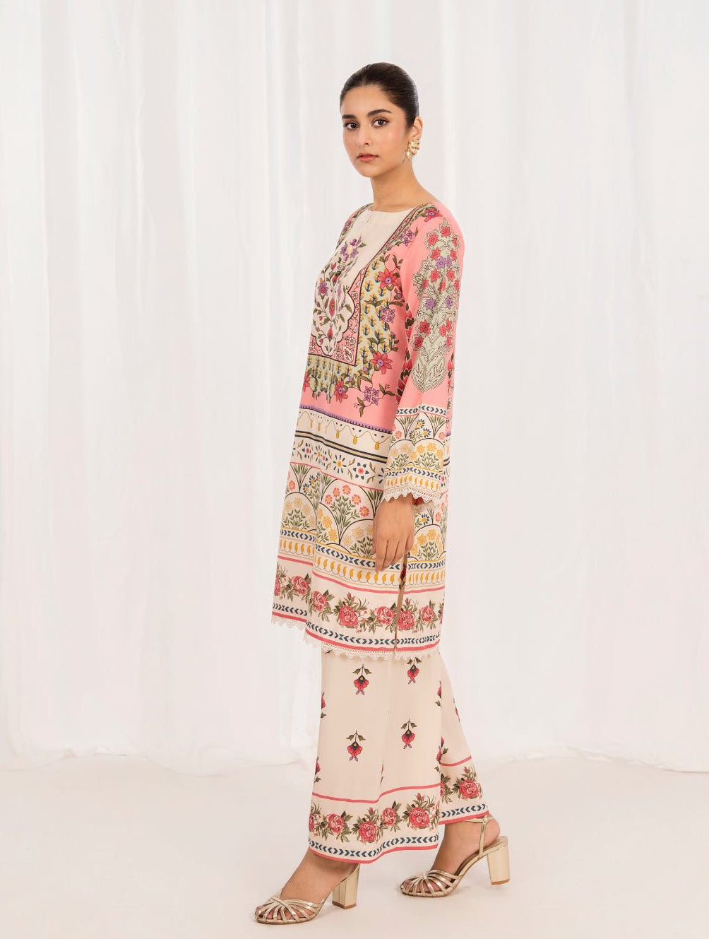 Sahibas by Mirza