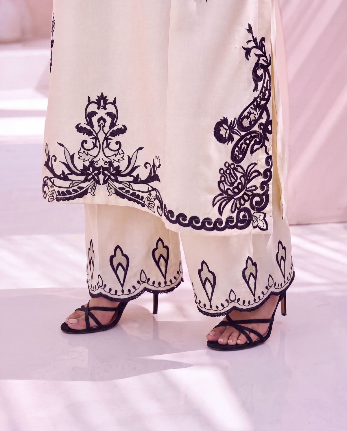 Sahibas by Mirza