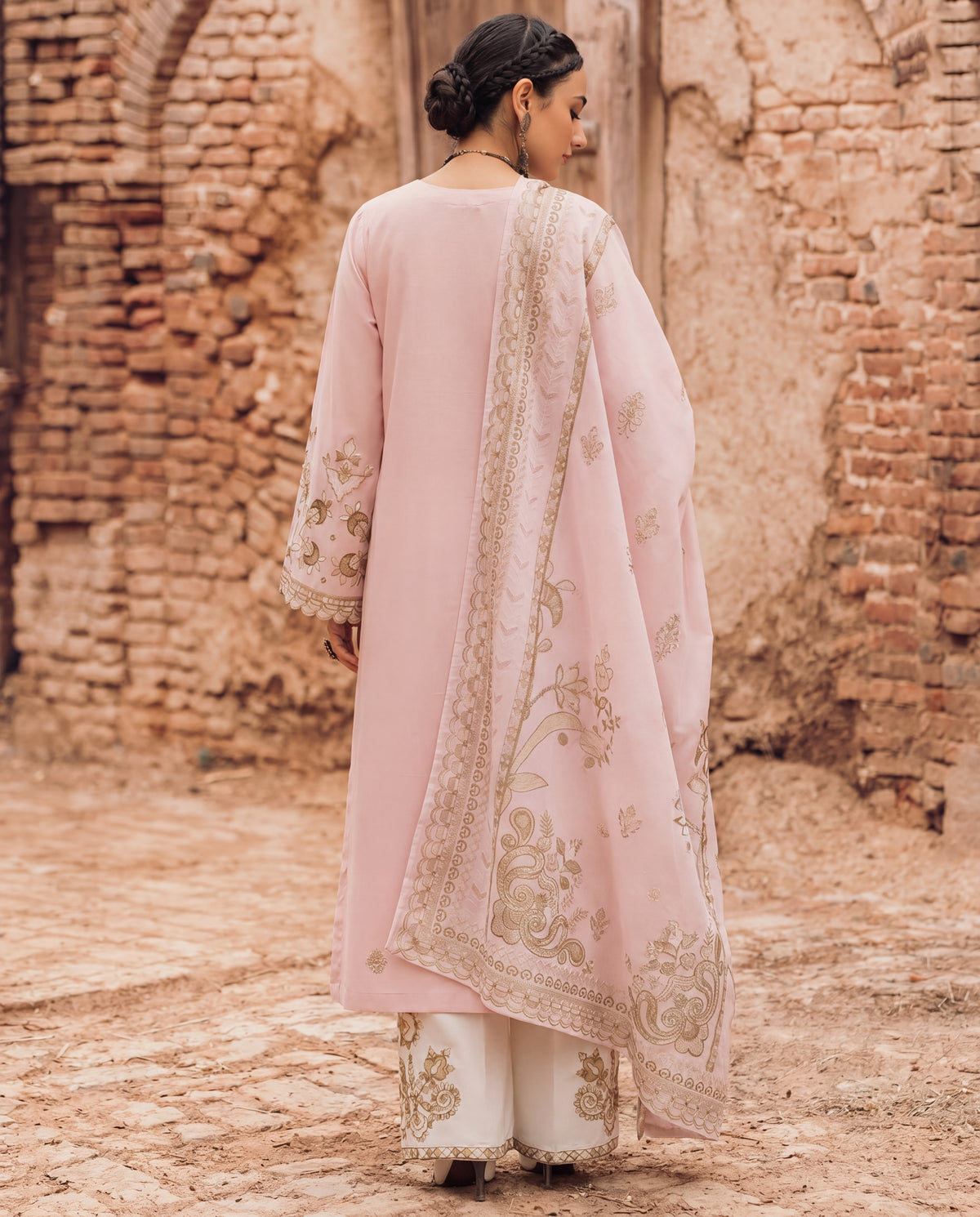 Sahibas by Mirza