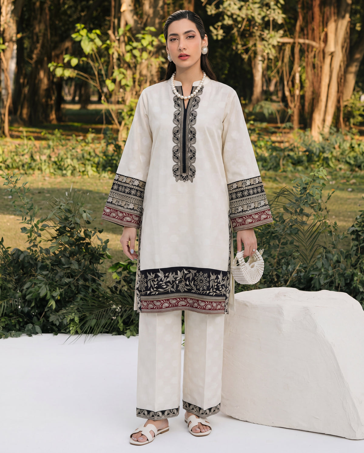 Sahibas by Mirza