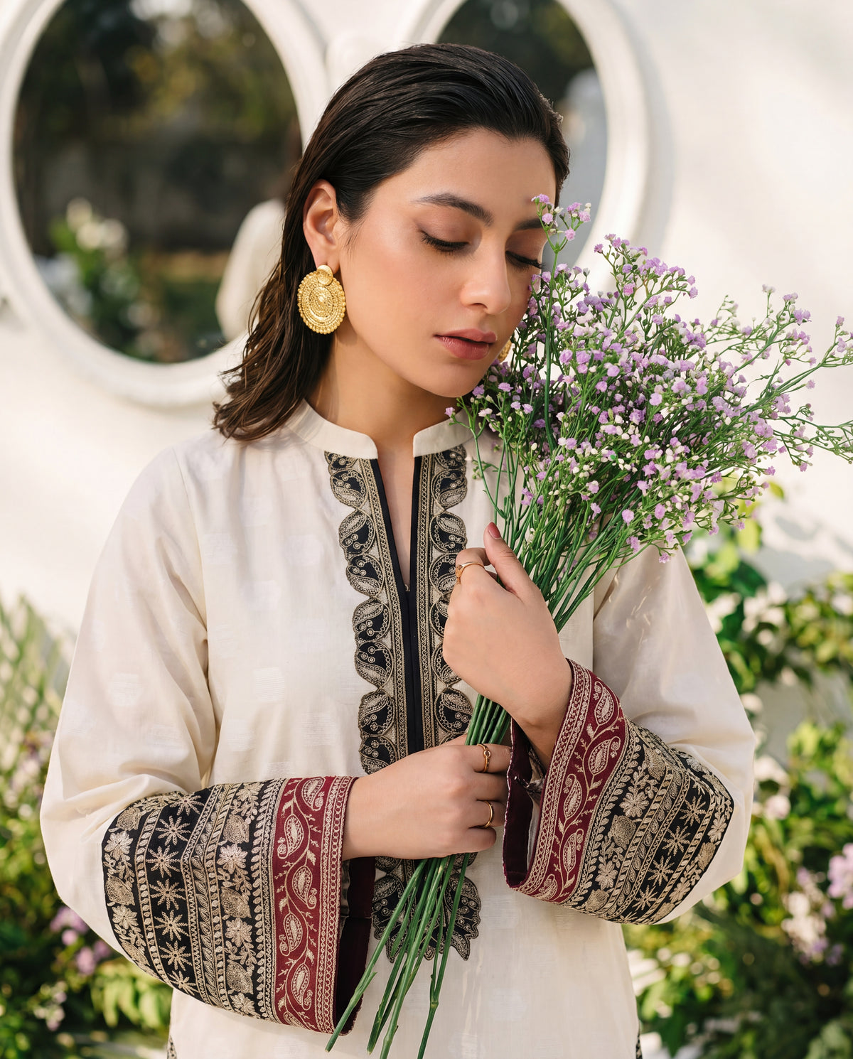 Sahibas by Mirza