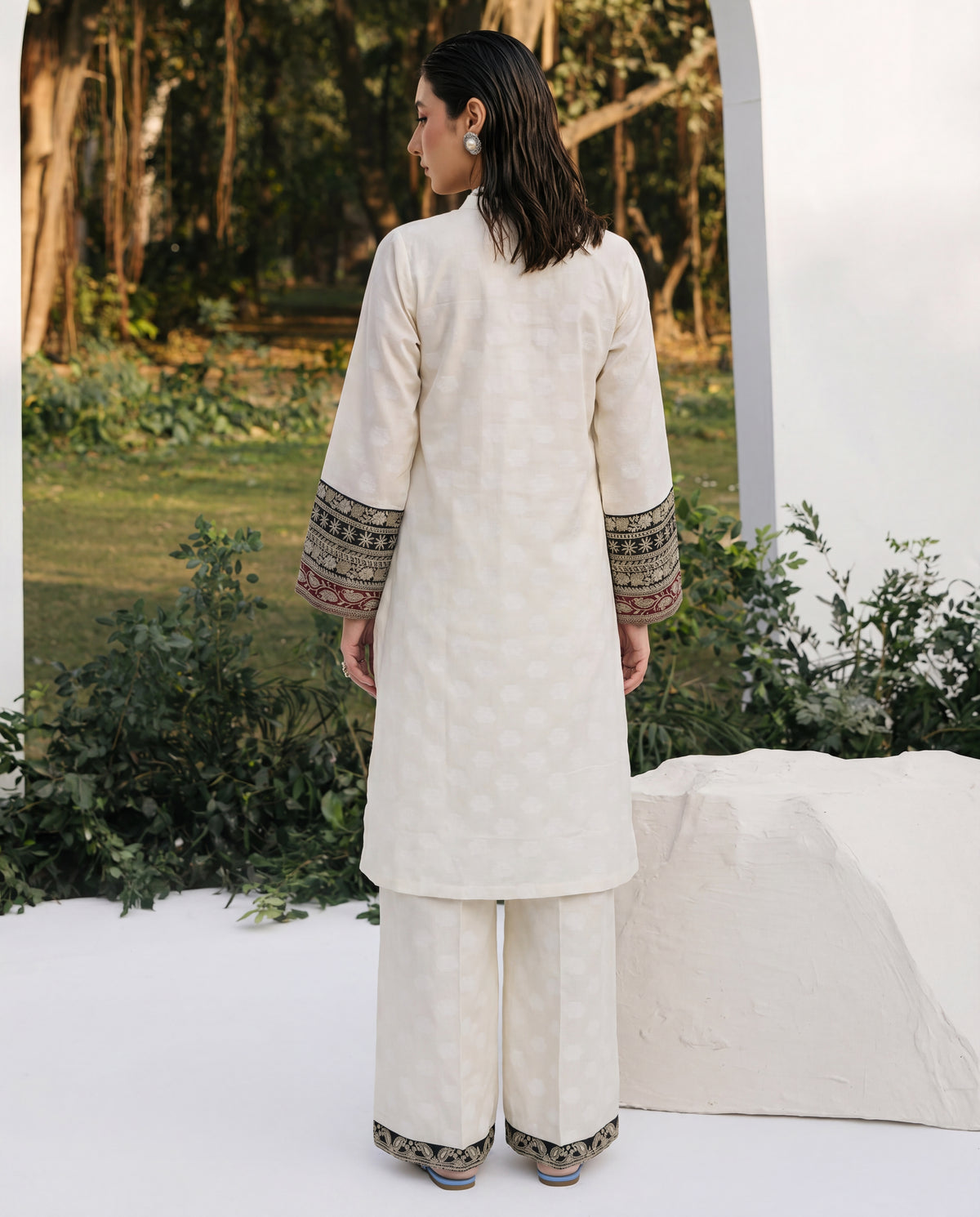 Sahibas by Mirza