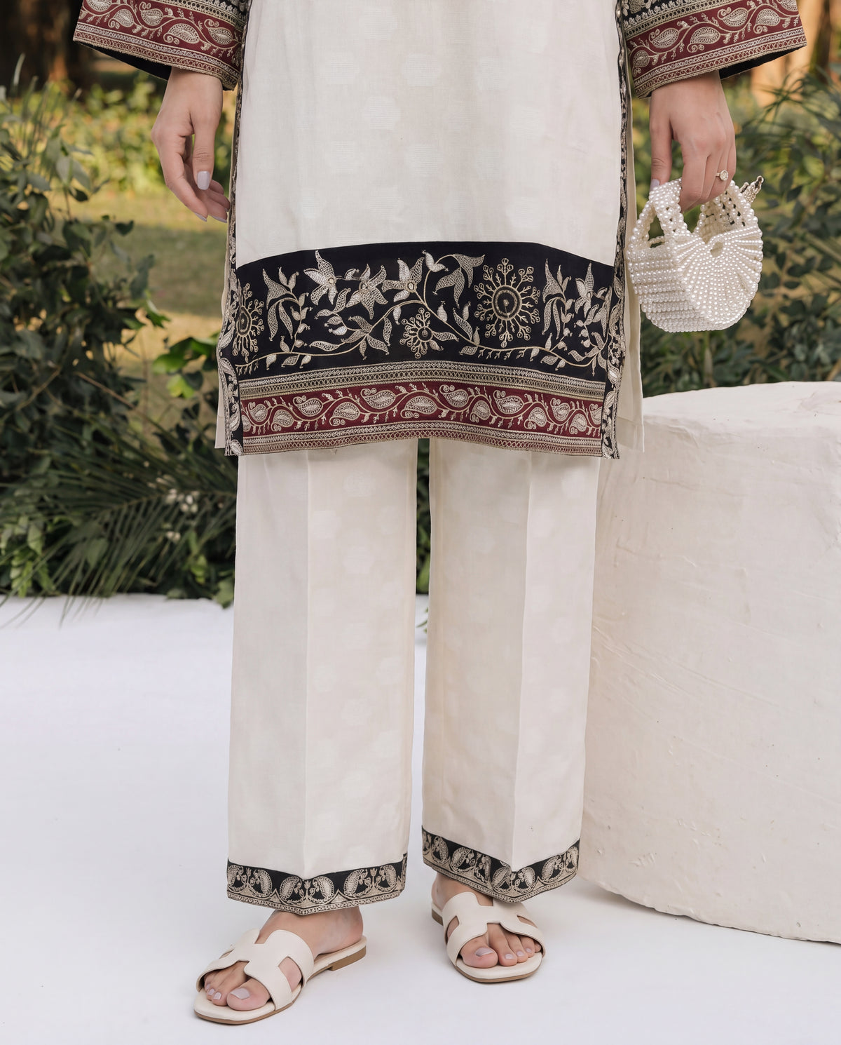 Sahibas by Mirza