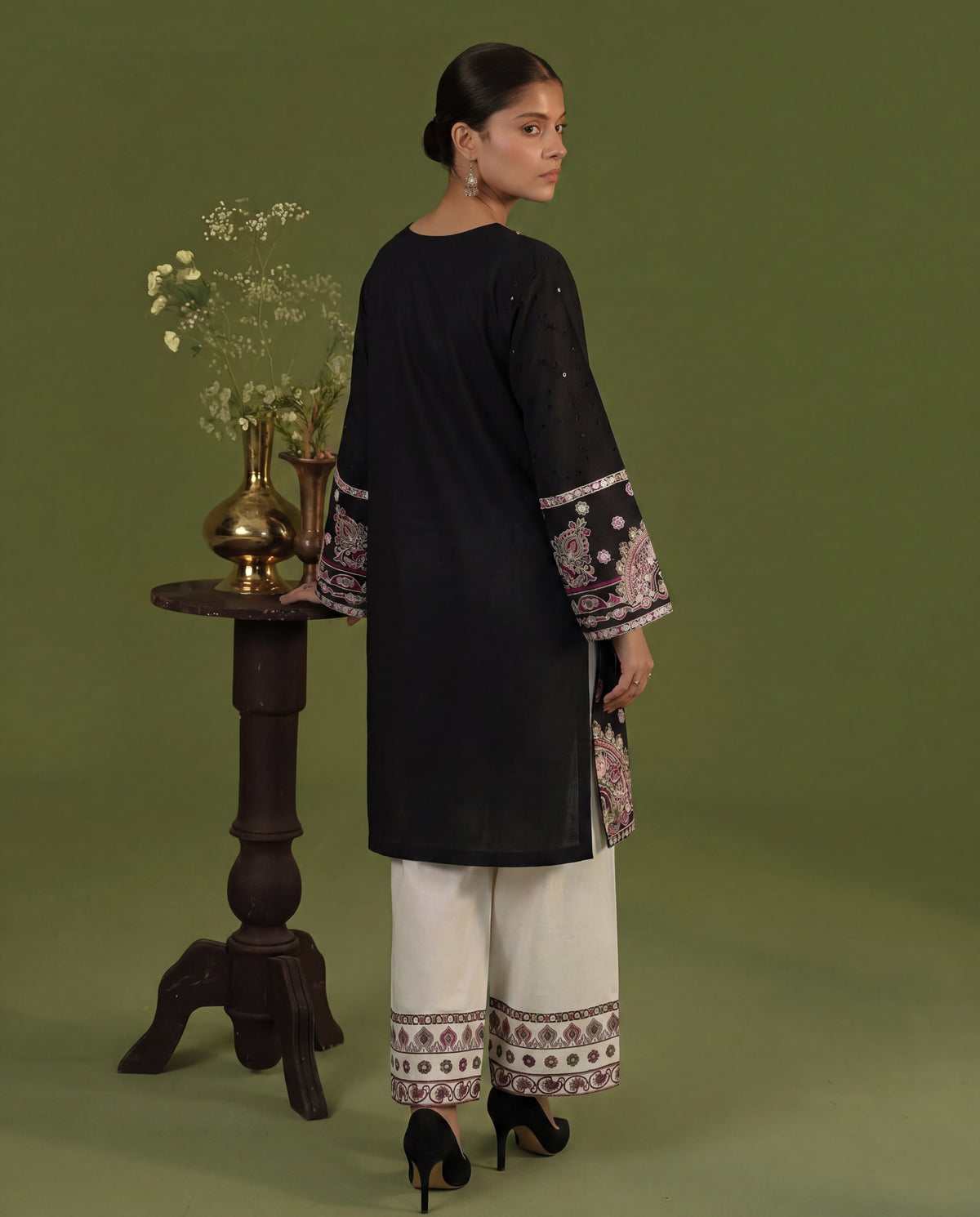 Sahibas by Mirza