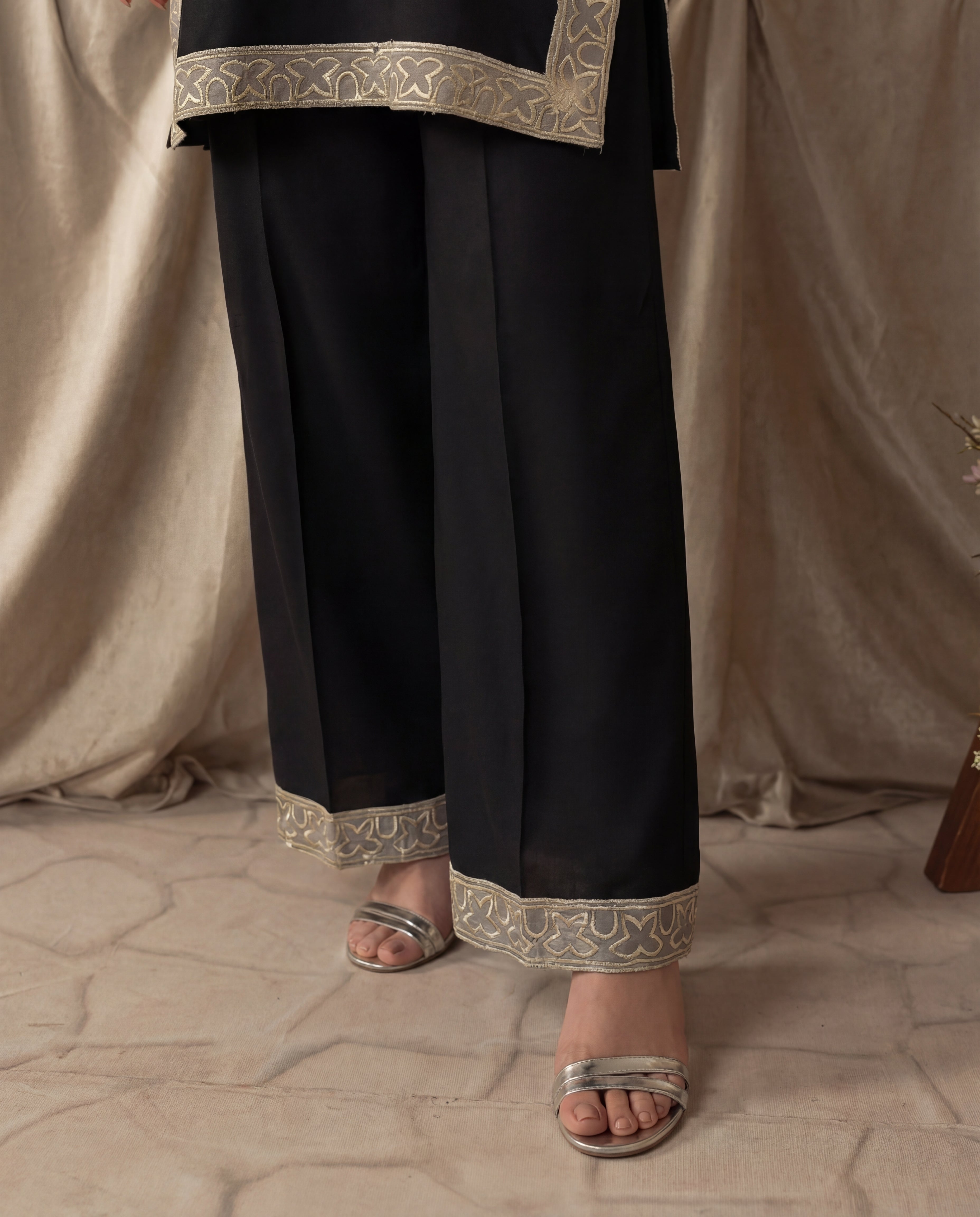 Sahibas by Mirza