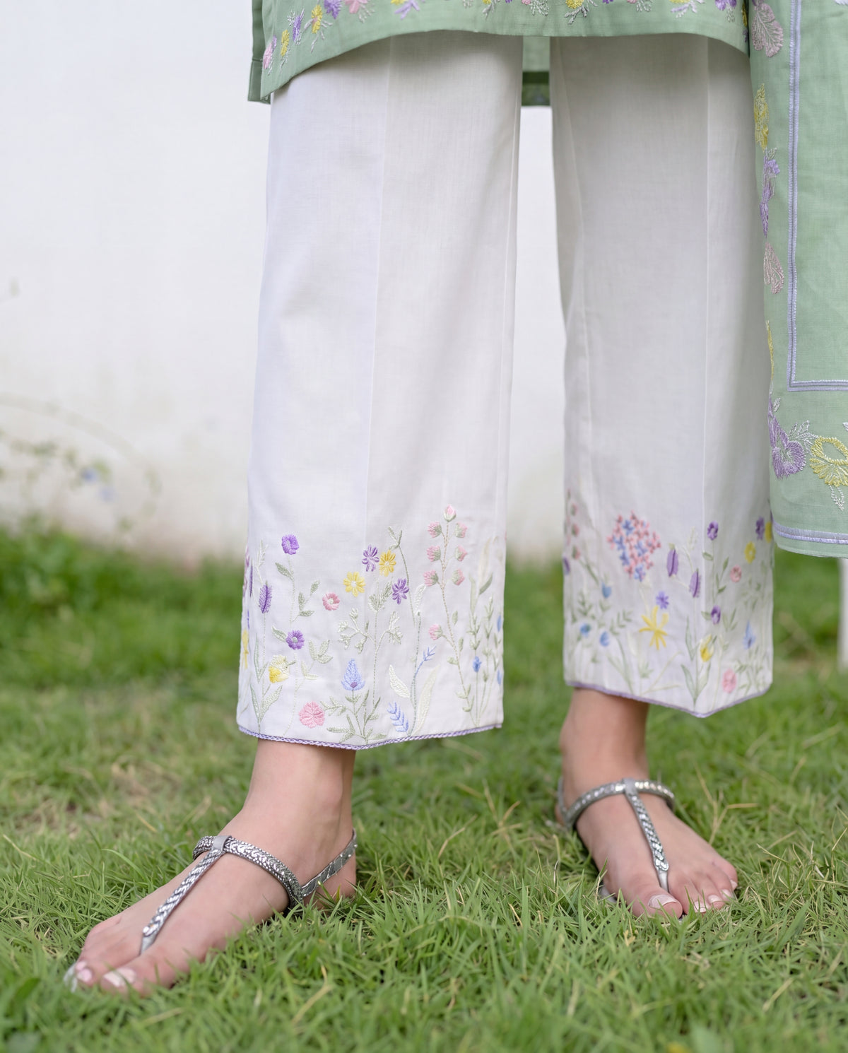 Sahibas by Mirza