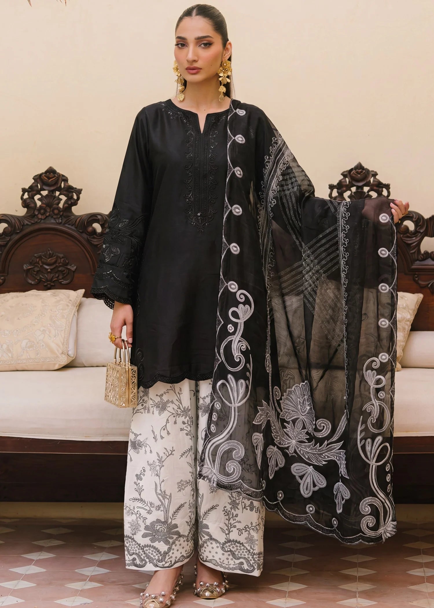Sahibas by Mirza