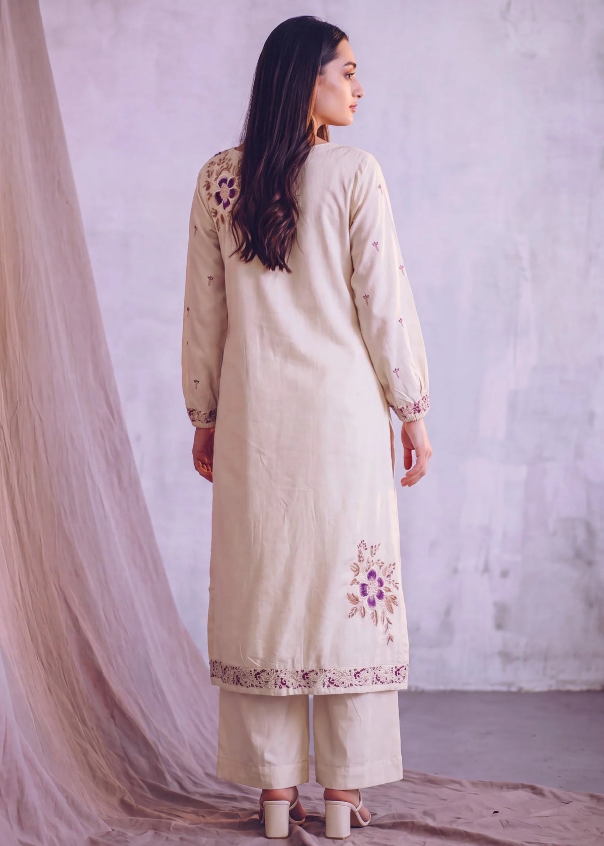 Sahibas by Mirza